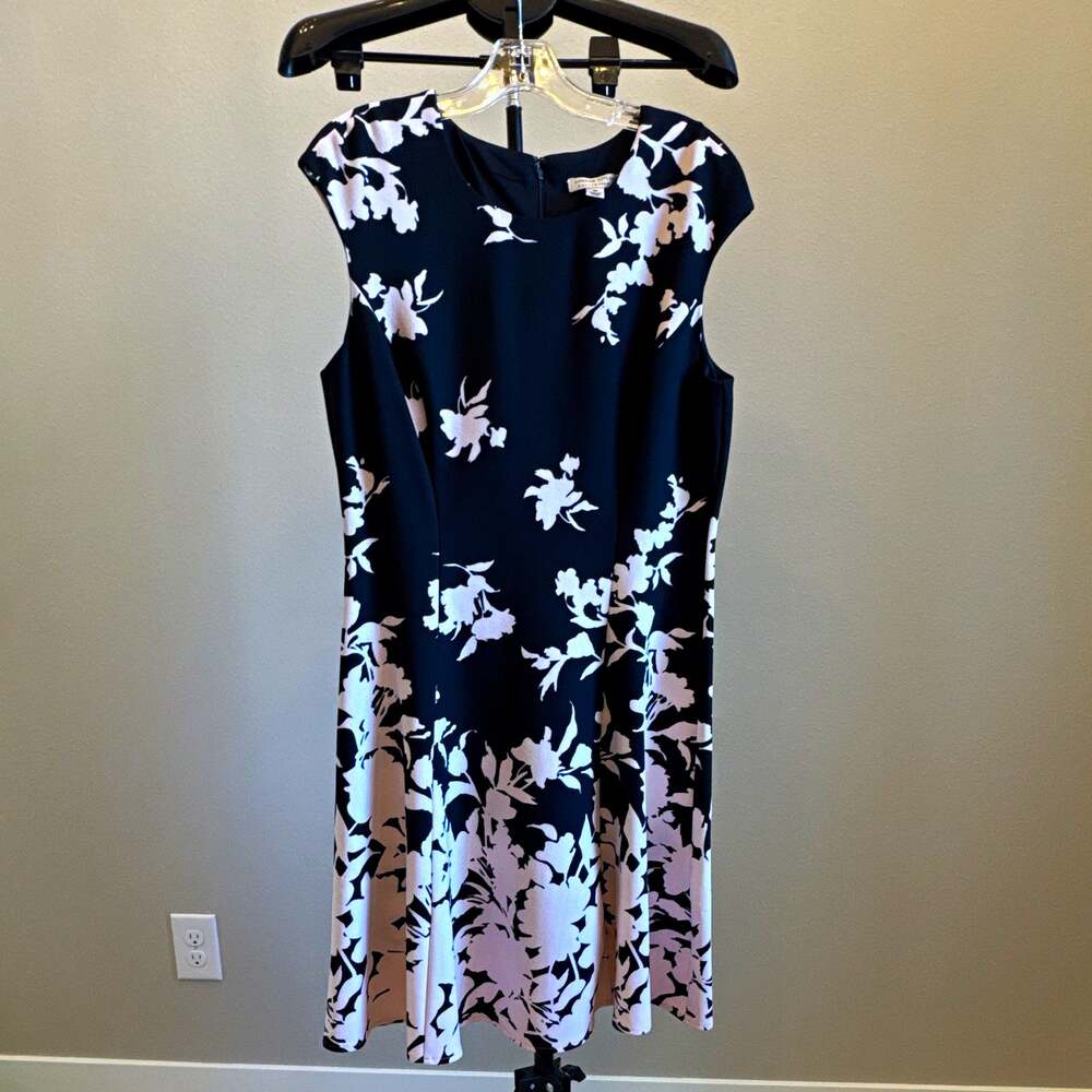 London Style Collection Dress Size 12 Black/White Floral Fit & Flare Zip
